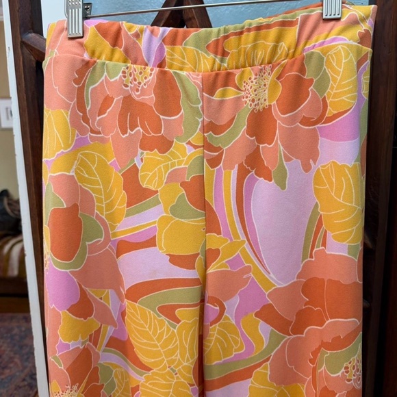 M082 // EVOLUTIONARY Retro poly pants // SO GROOVY!!! // L - Picture 2 of 3